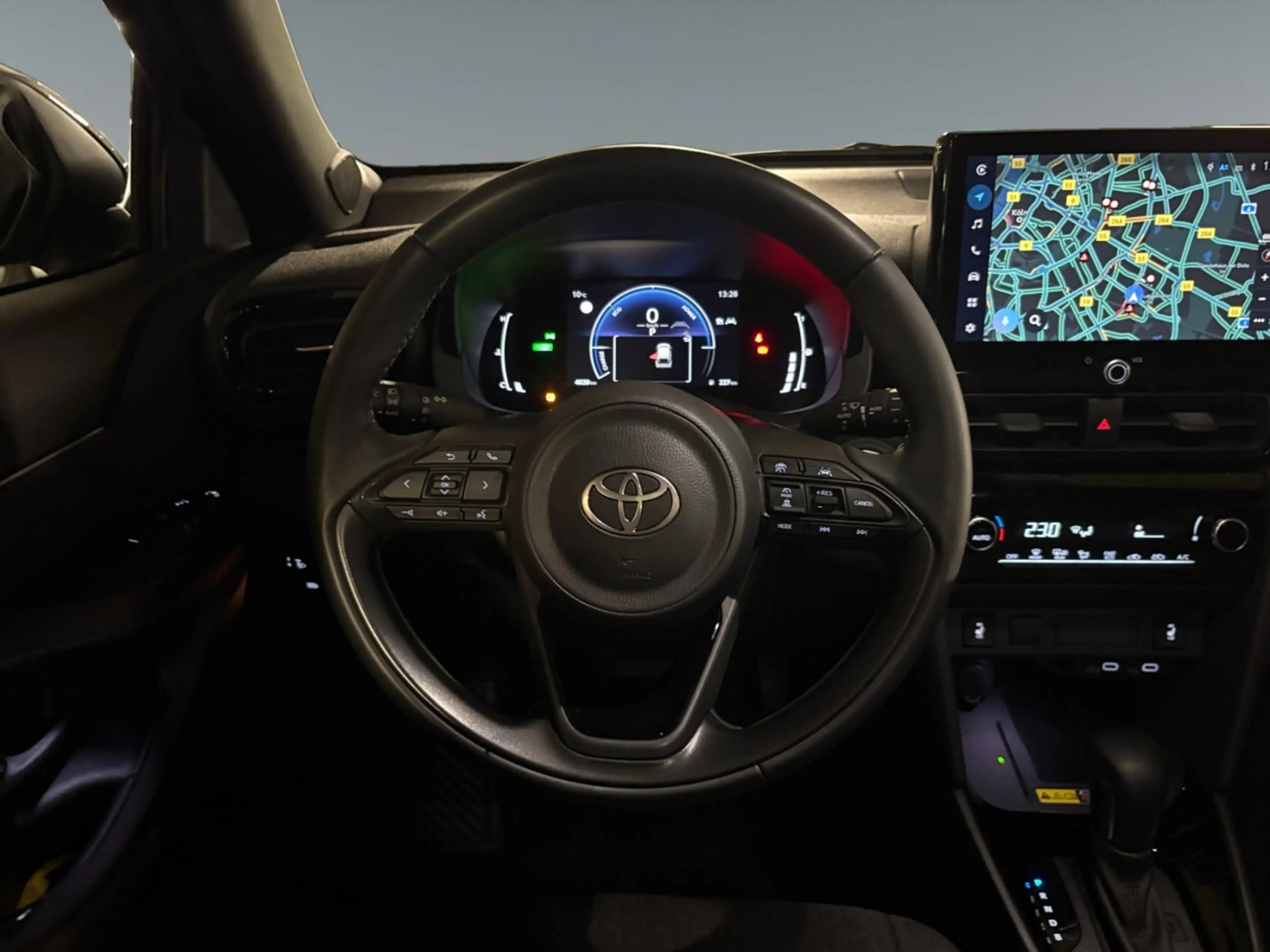 Toyota Yaris Cross Teamplayer Neu 2026 +Technik-Paket — photo 12
