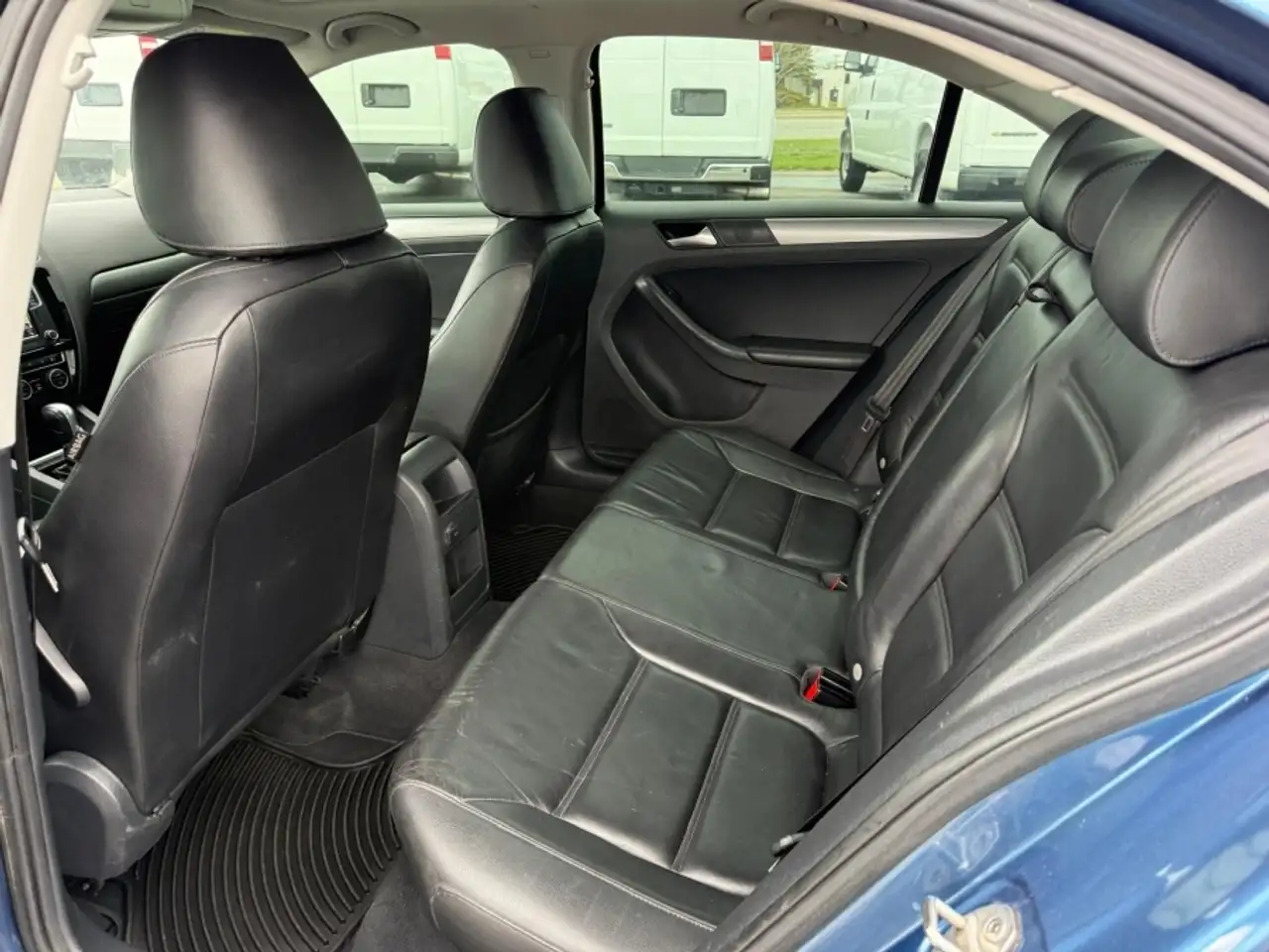Volkswagen Jetta снимка Volkswagen Jetta