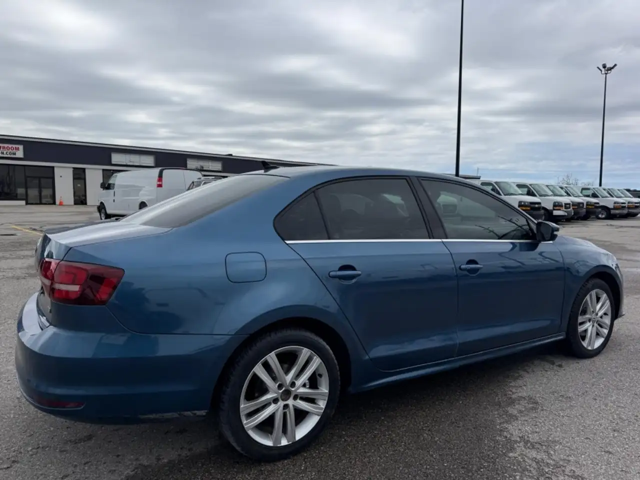 Volkswagen Jetta снимка Volkswagen Jetta