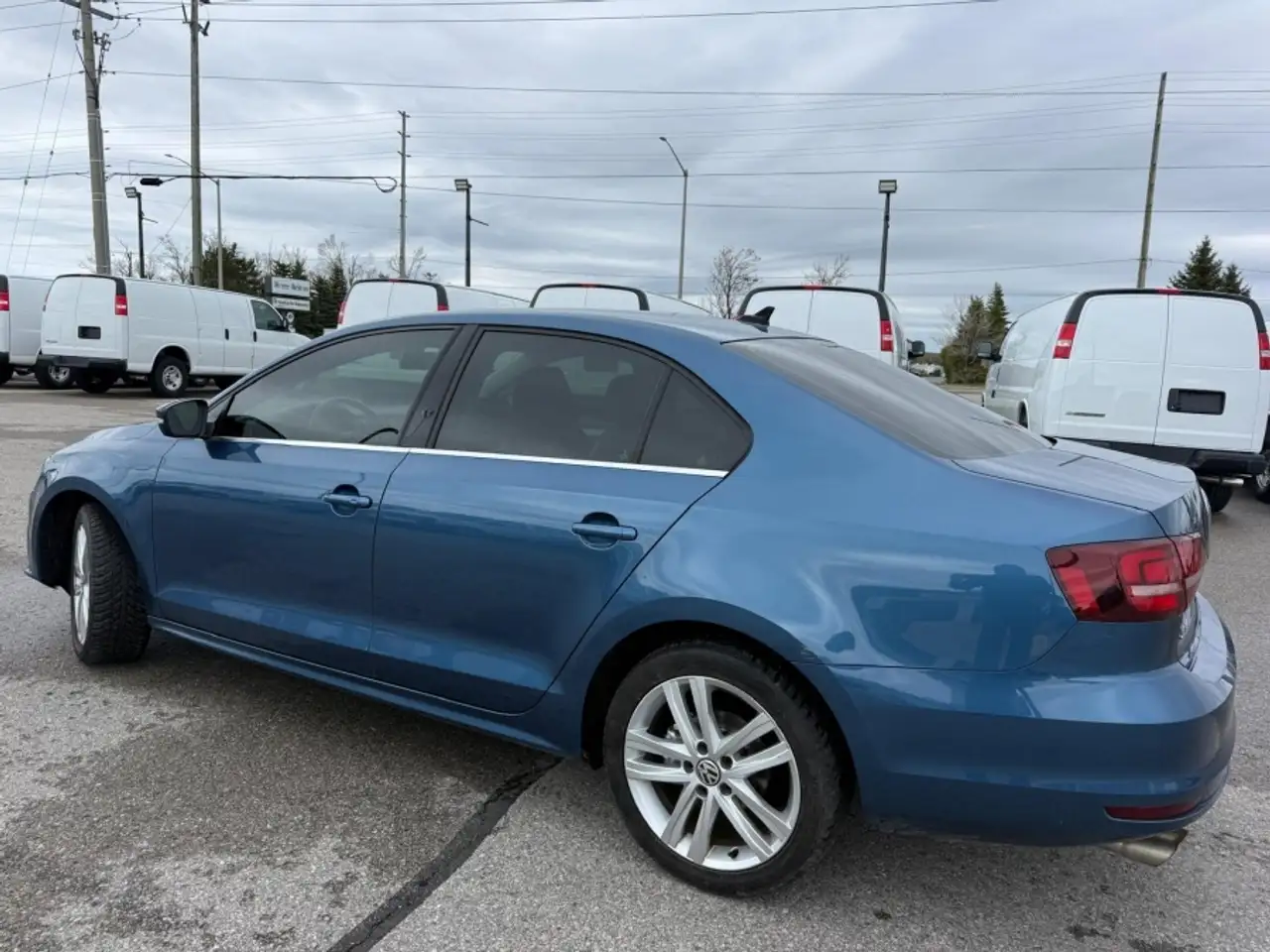 Volkswagen Jetta снимка Volkswagen Jetta