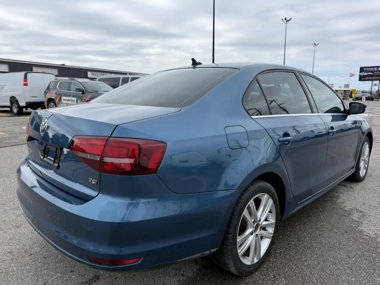 Volkswagen Jetta снимка Volkswagen Jetta