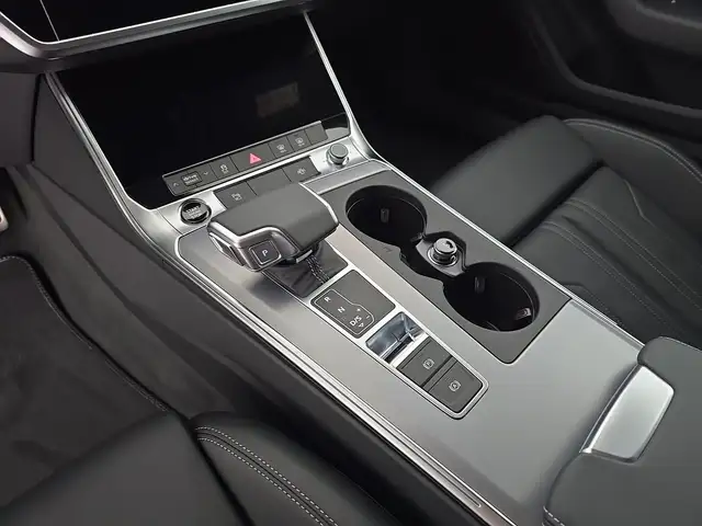 Audi A6 Avant view 15