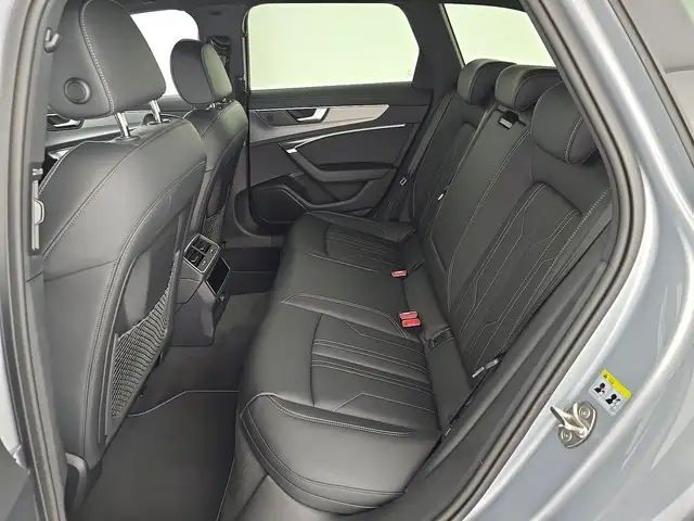 Audi A6 Avant view 10