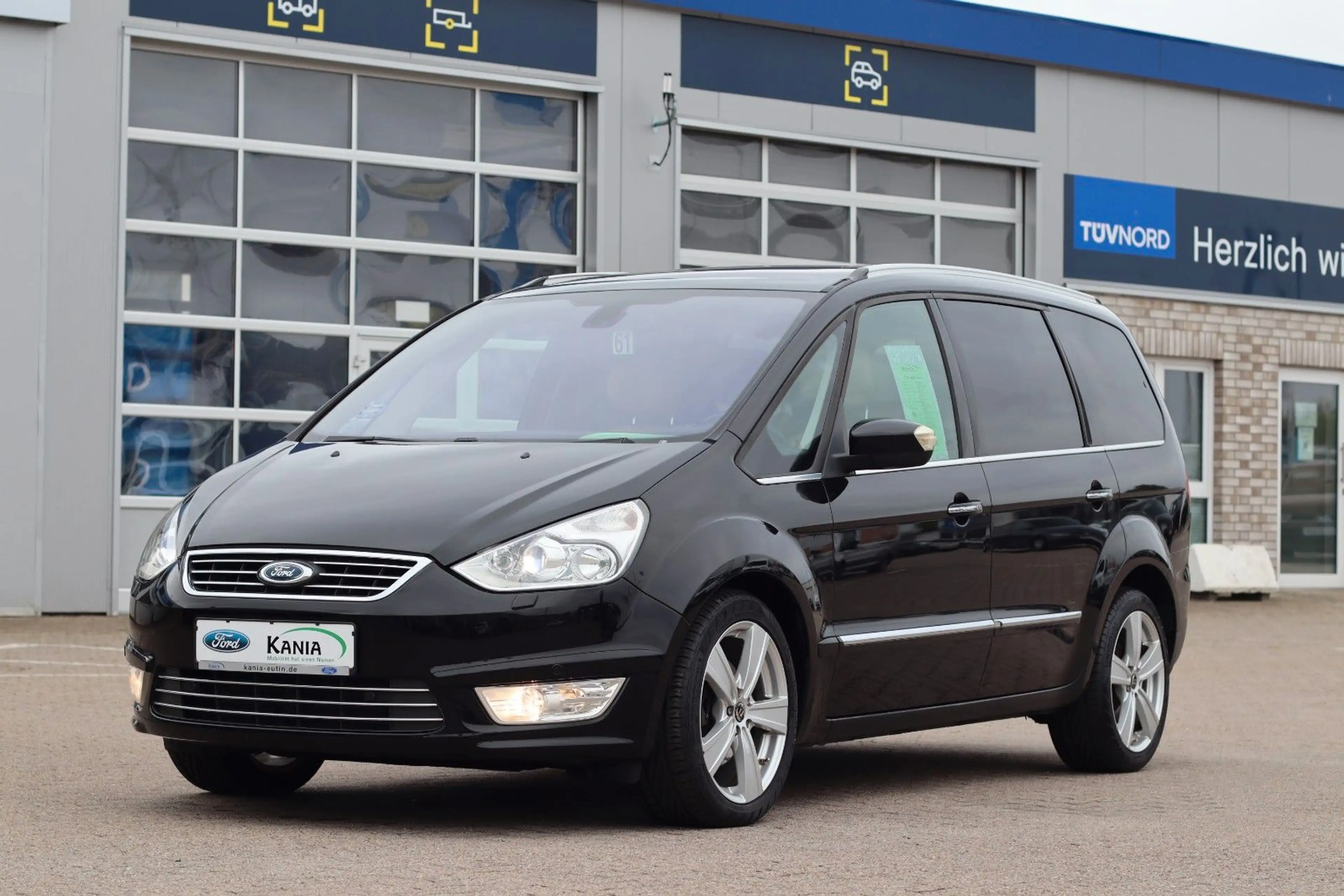 Ford Galaxy Titanium — photo 2