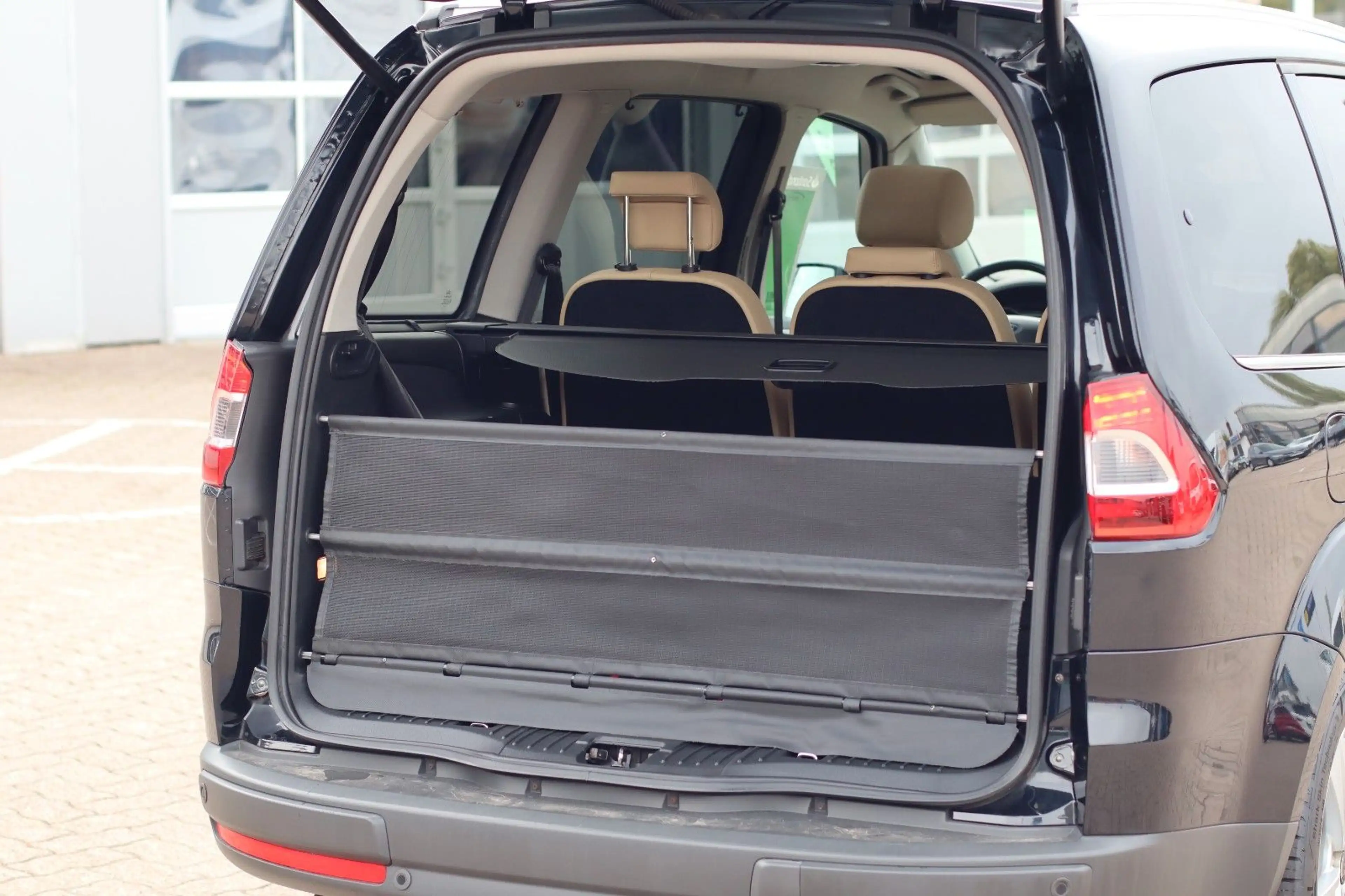 Ford Galaxy Titanium — photo 6
