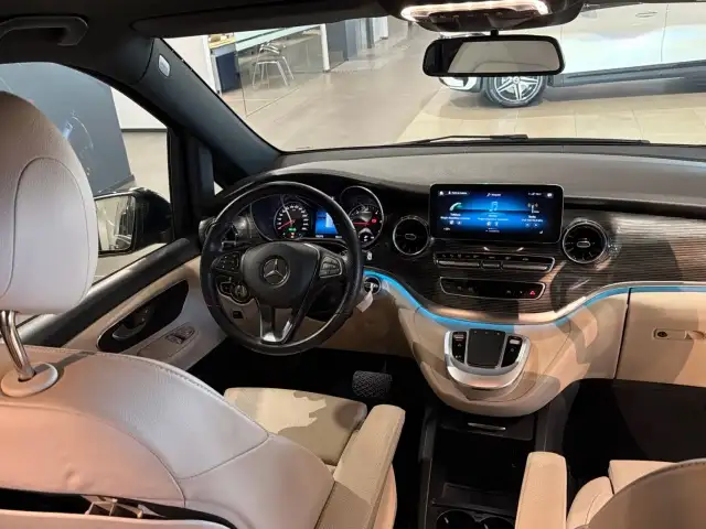 Mercedes-Benz V-Class view 10