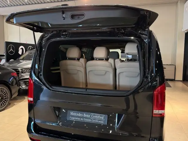 Mercedes-Benz V-Class view 15