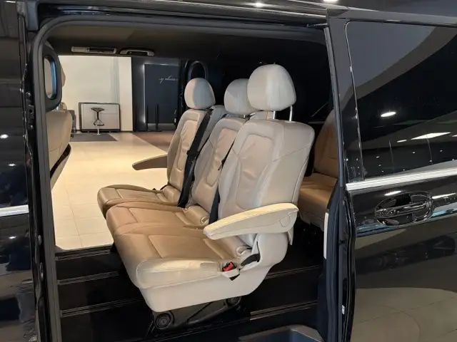 Mercedes-Benz V-Class view 12