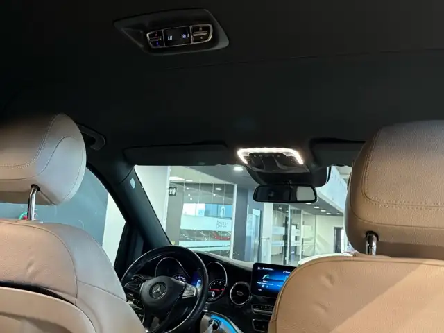 Mercedes-Benz V-Class view 11