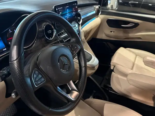 Mercedes-Benz V-Class view 6