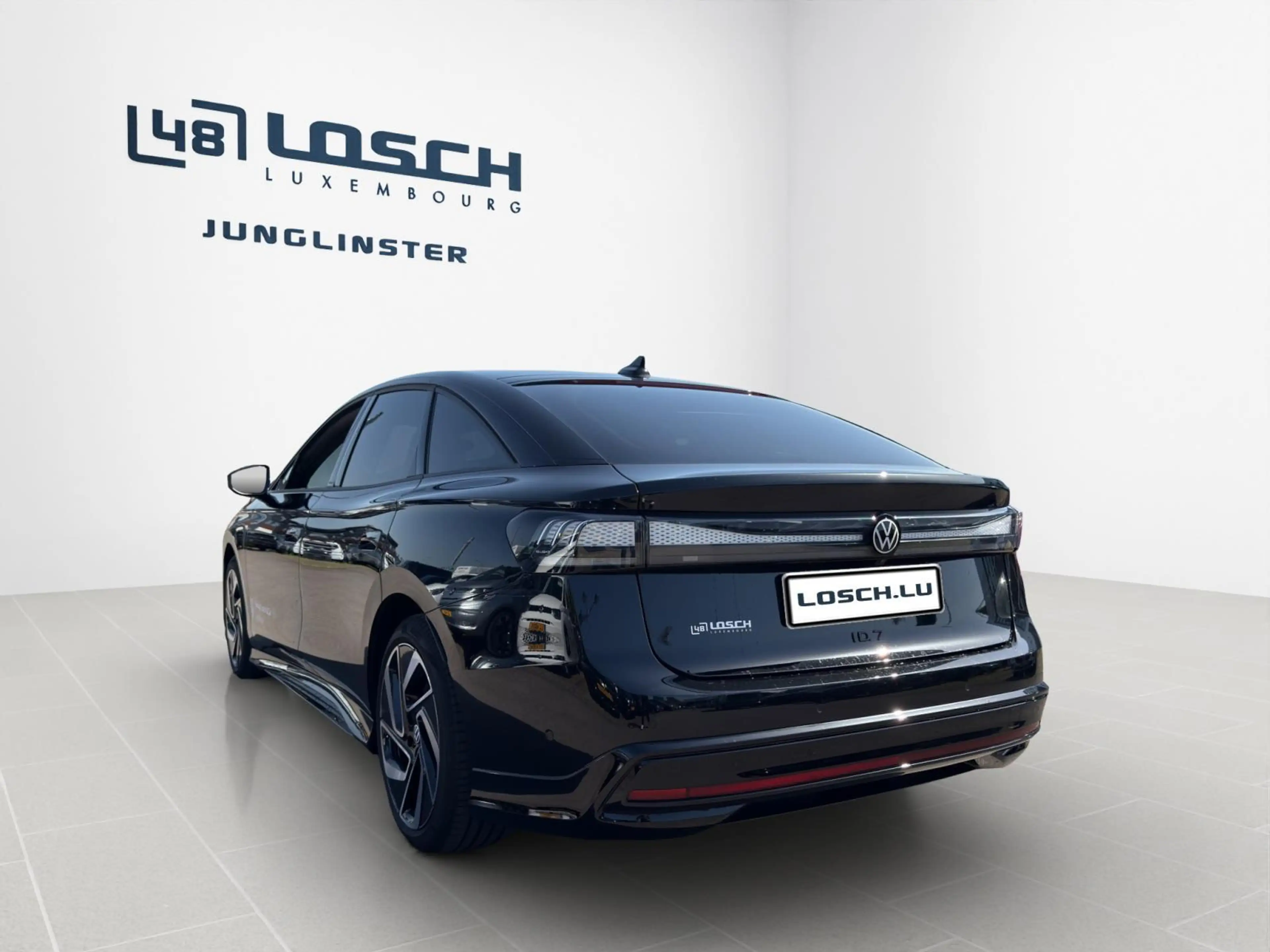 Volkswagen ID.7 Pro 210 kW / 77 kWh — photo 8