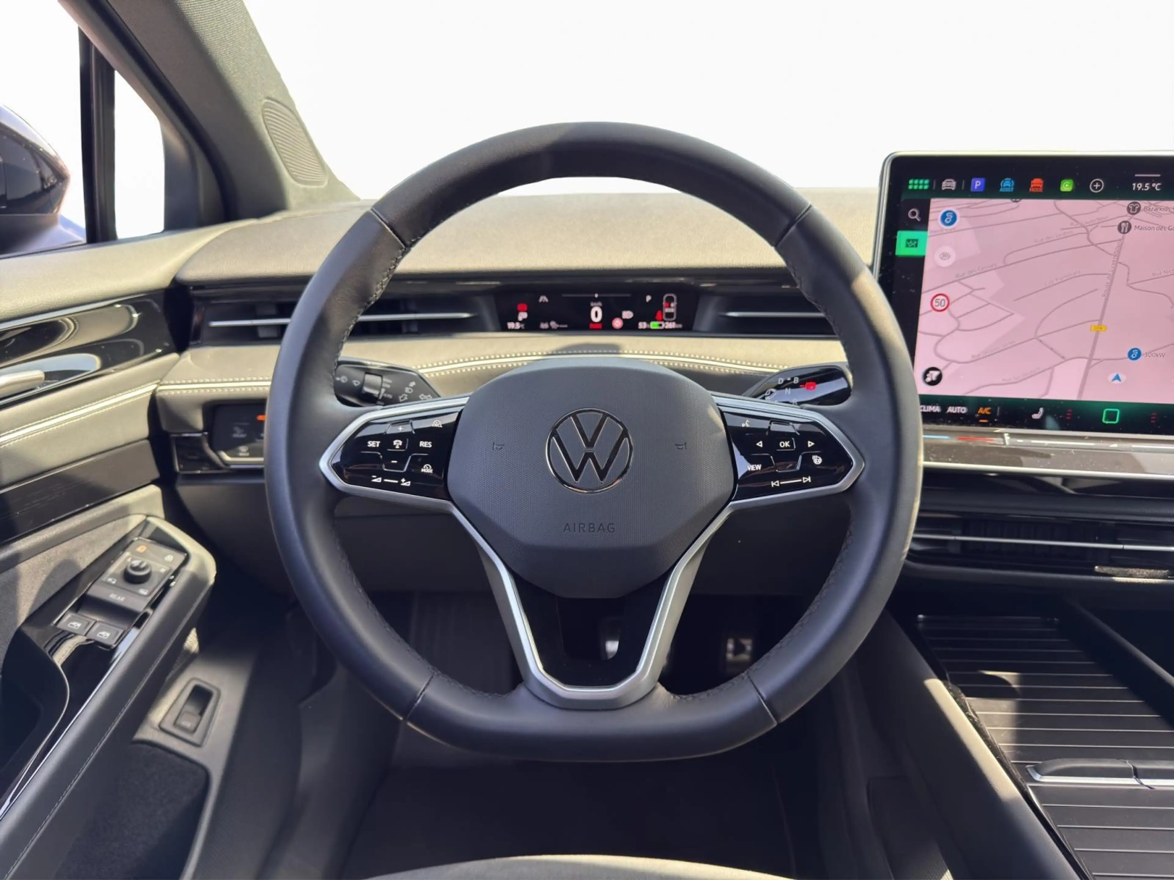 Volkswagen ID.7 Pro 210 kW / 77 kWh — photo 9