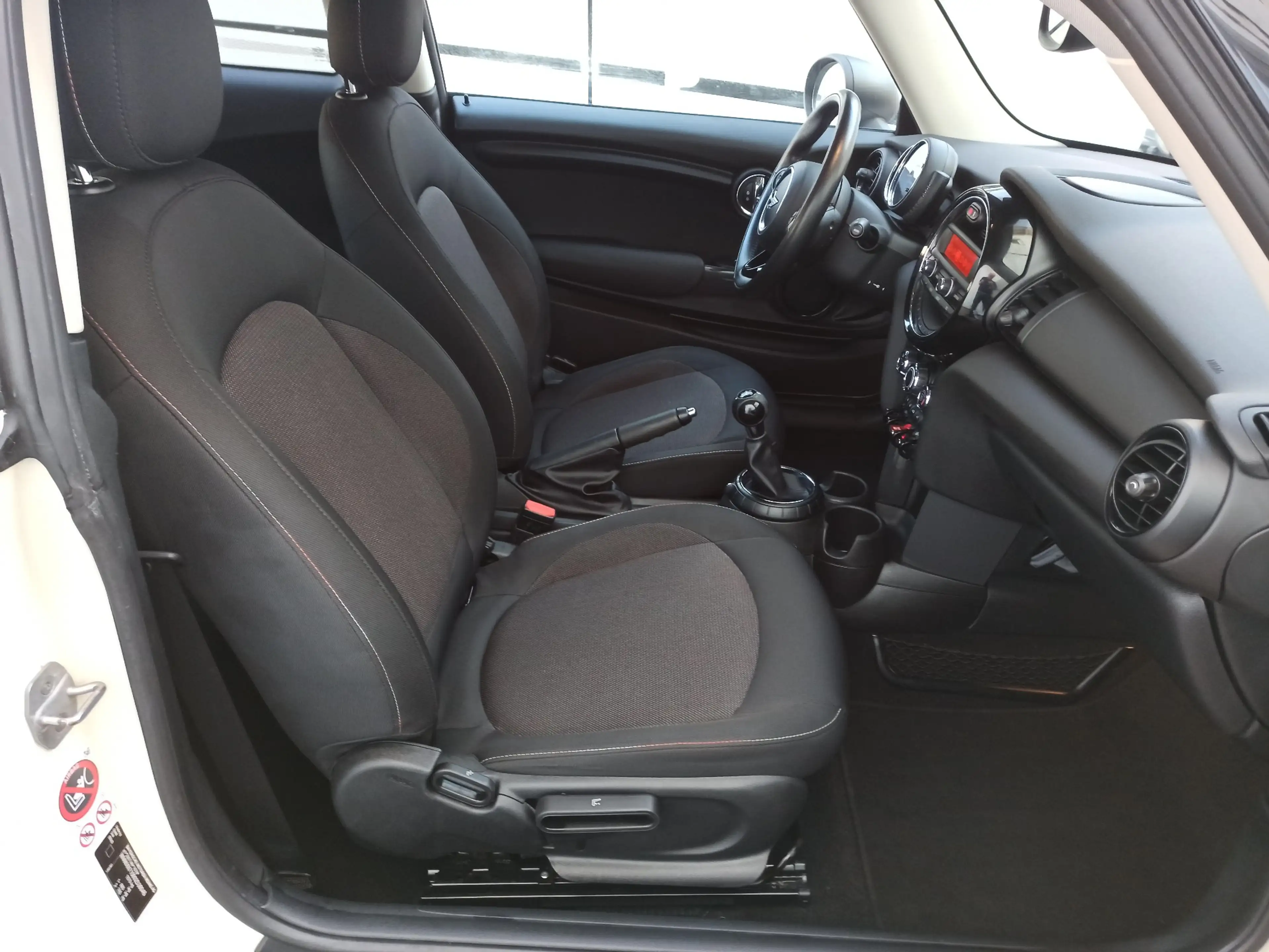 MINI One One SHZG PDC Tempo Allwetter Insp/Bremsen/TÜV & Ba — photo 15