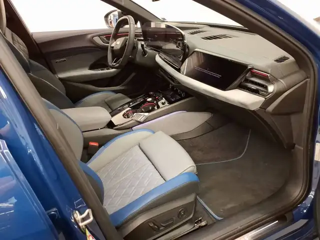 Audi S5 view 11