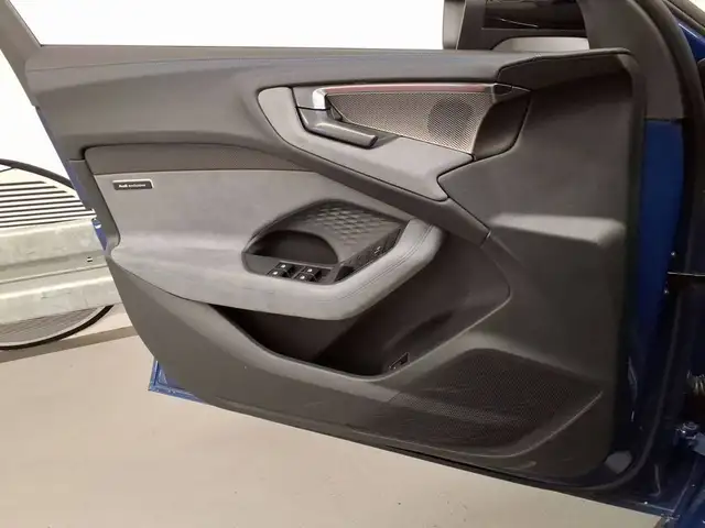 Audi S5 view 5