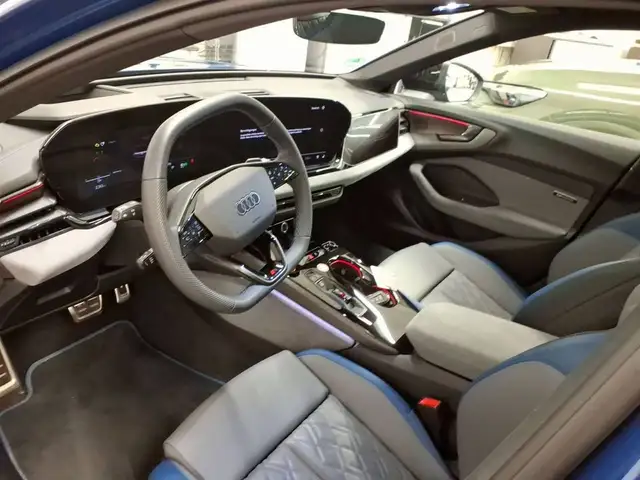 Audi S5 view 4