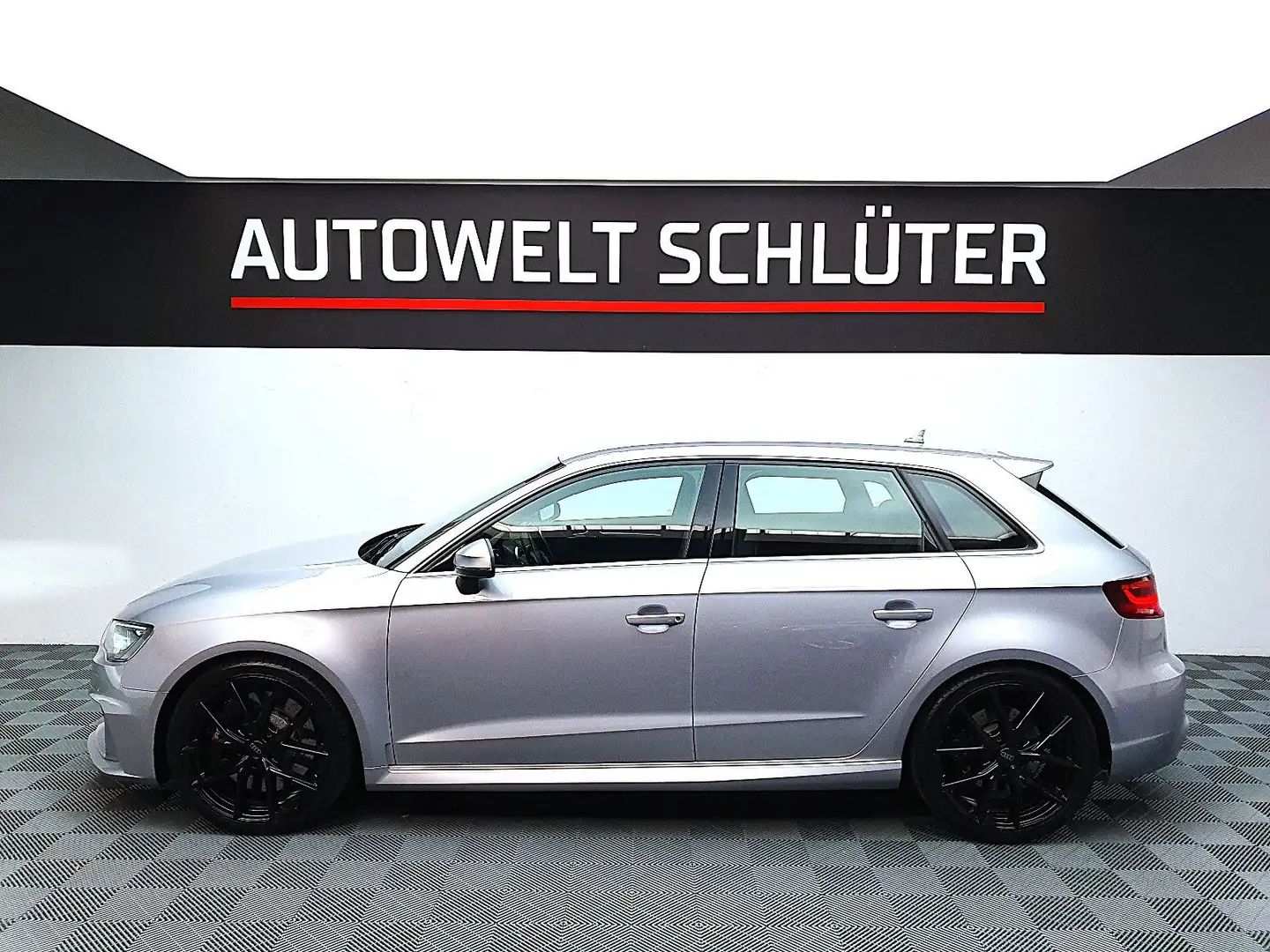 Audi RS3 Sportback 2.5 TFSI quattro Navi*KAM*Schale* Zilver - 2