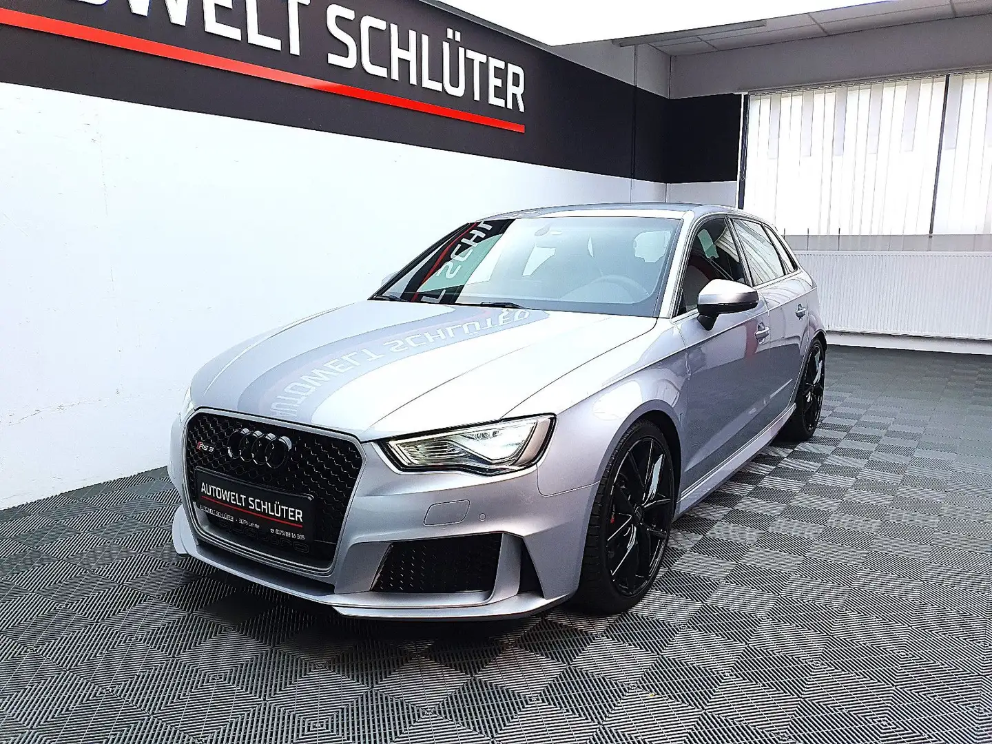 Audi RS3 Sportback 2.5 TFSI quattro Navi*KAM*Schale* Zilver - 1