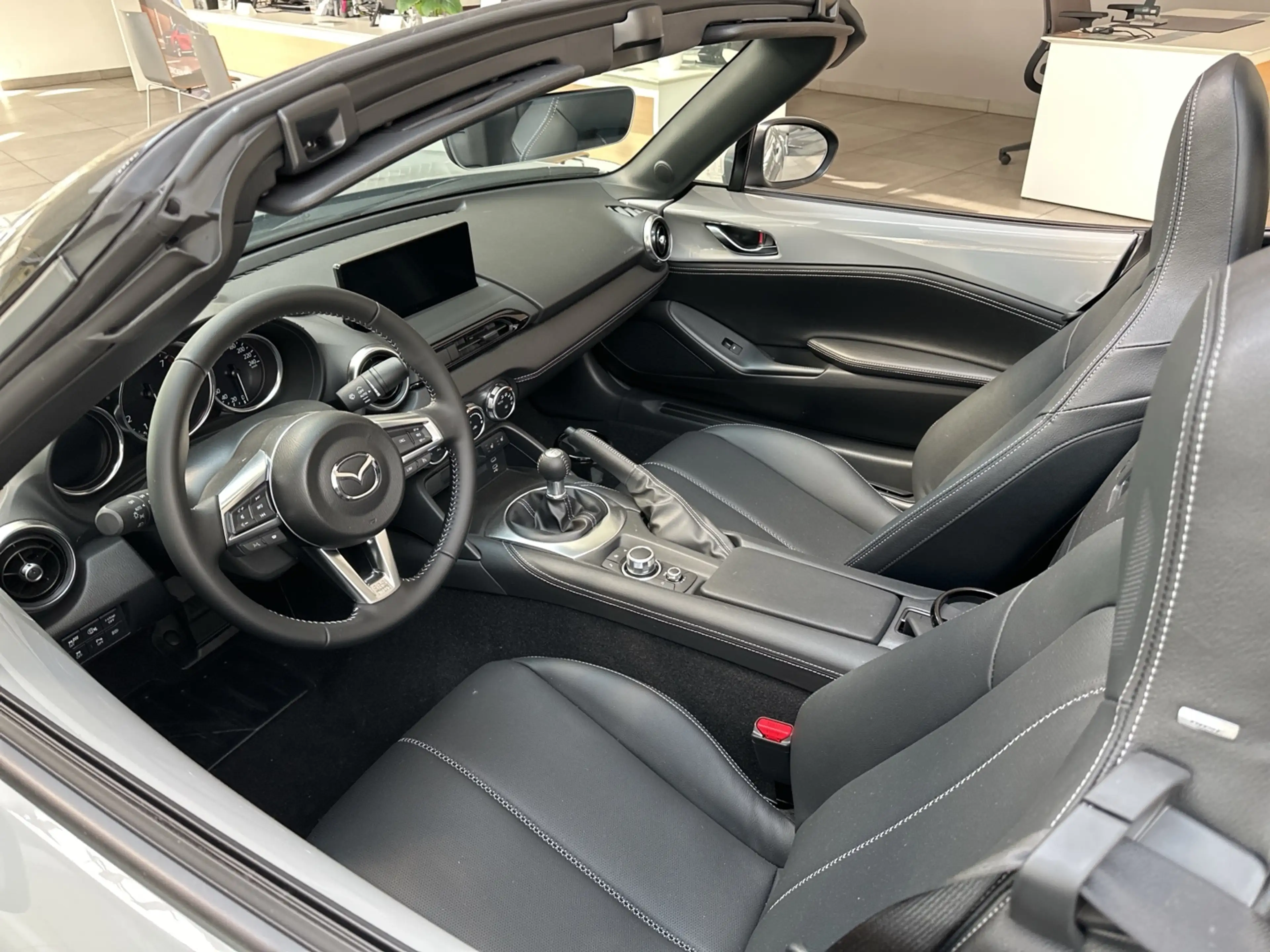 Mazda MX-5 2026 Exclusive-line 1.5L SKYACTIV-G 132 — photo 5
