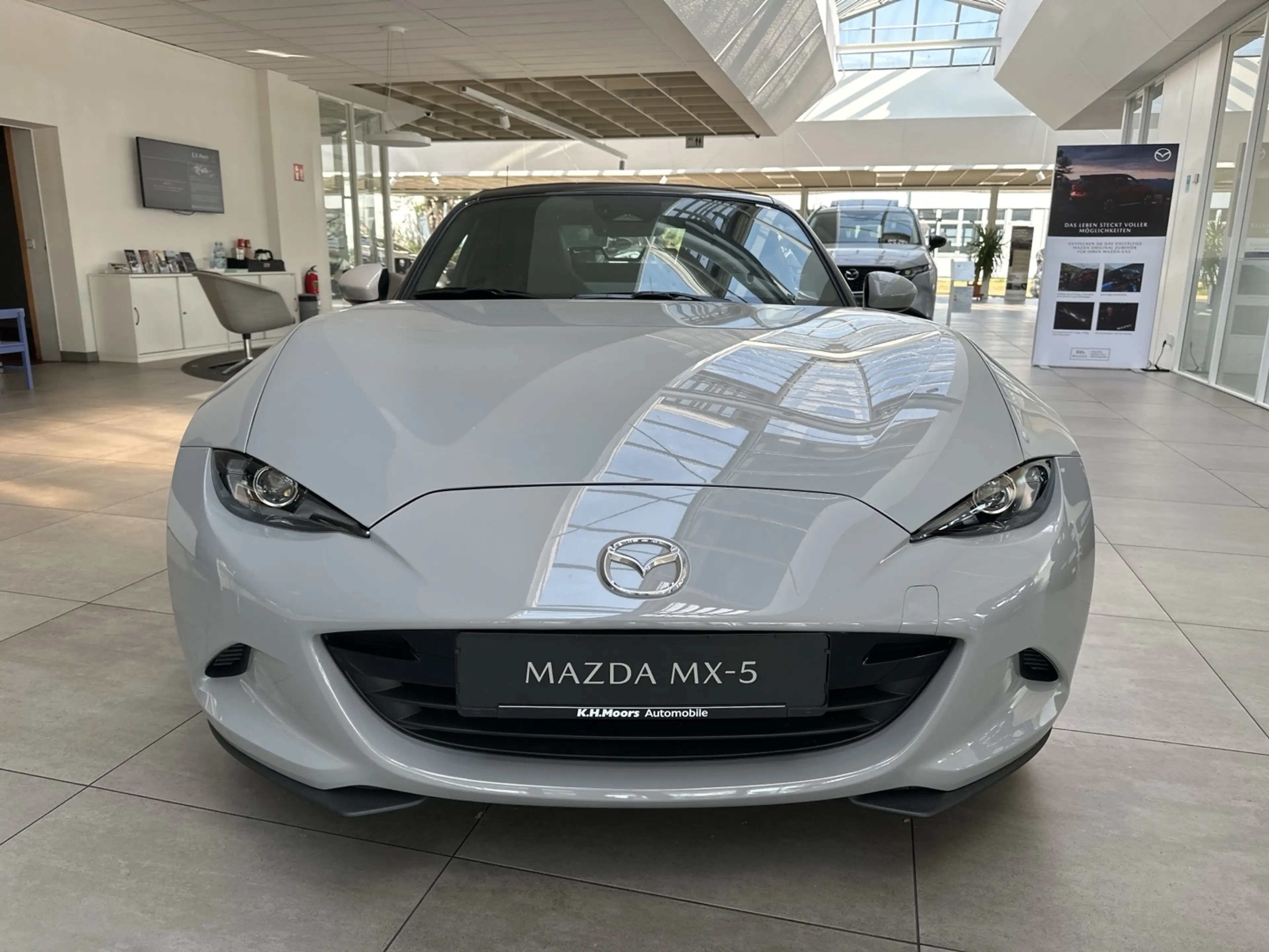 Mazda MX-5 2026 Exclusive-line 1.5L SKYACTIV-G 132 — photo 2