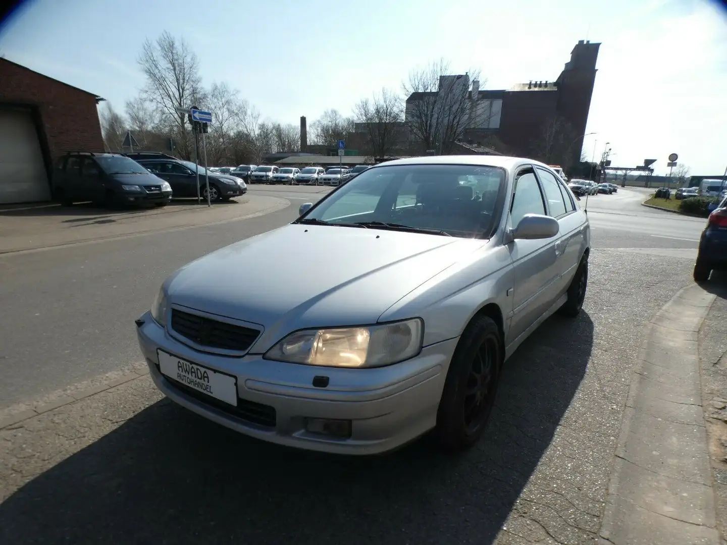 Honda Accord 1.8i LS Plateado - 2