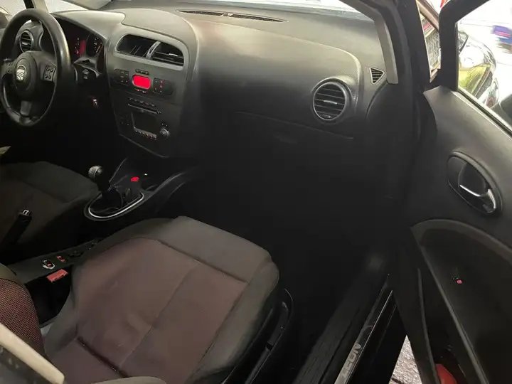 SEAT León 2.0 TDi Reference 2007, foto 7