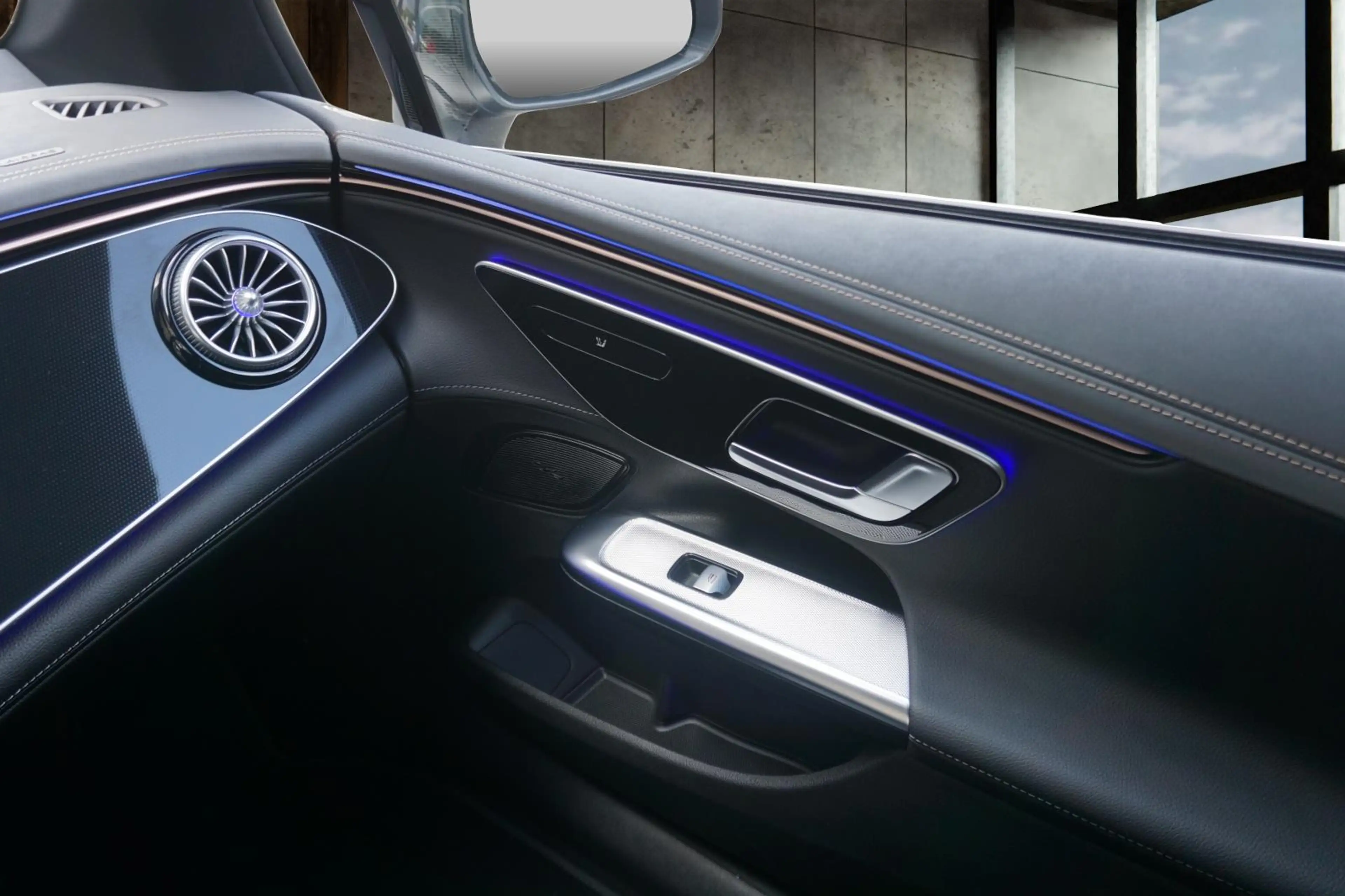 Mercedes-Benz EQE 300 Business — photo 14