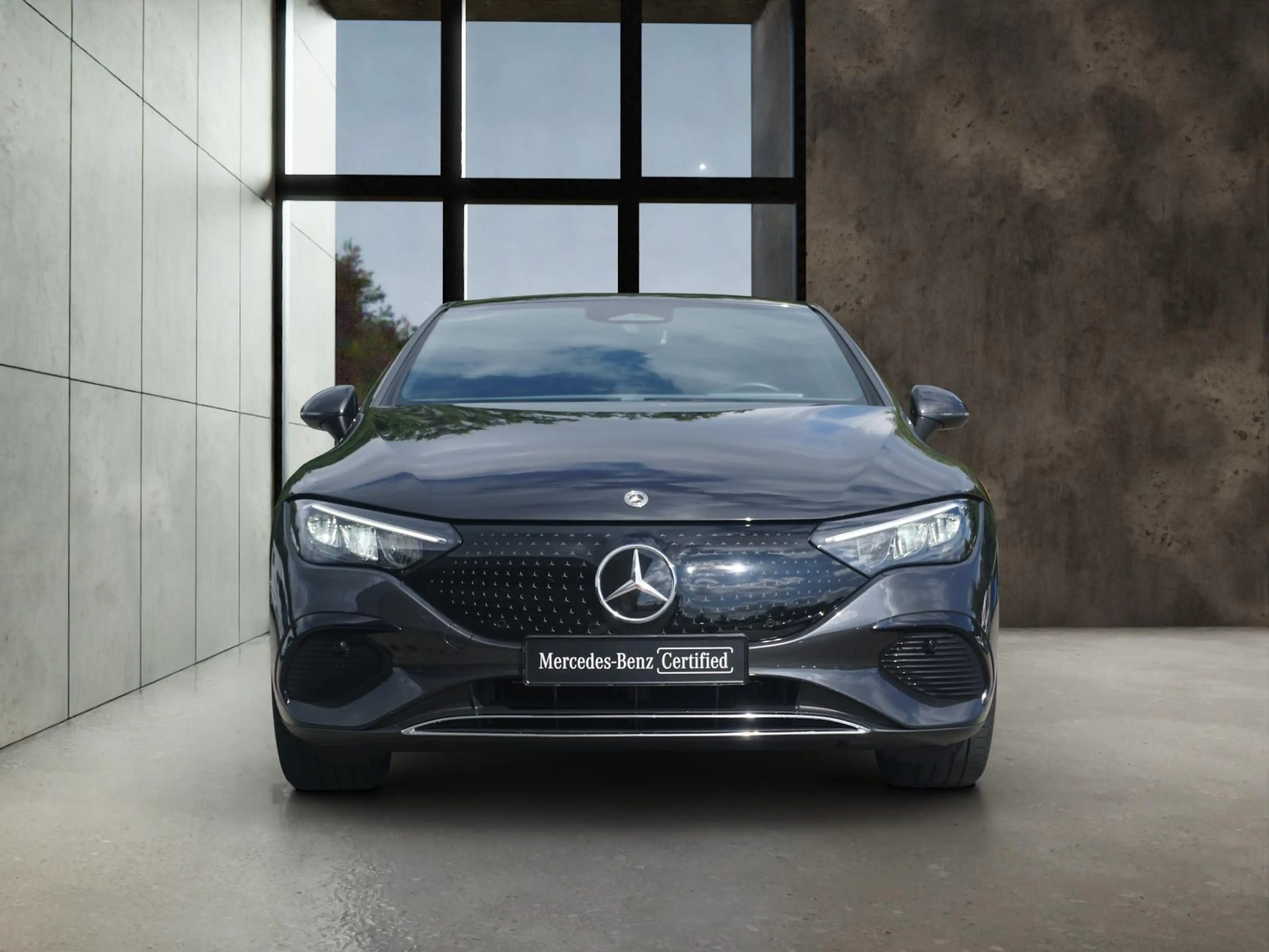 Mercedes-Benz EQE 300 Business — photo 2