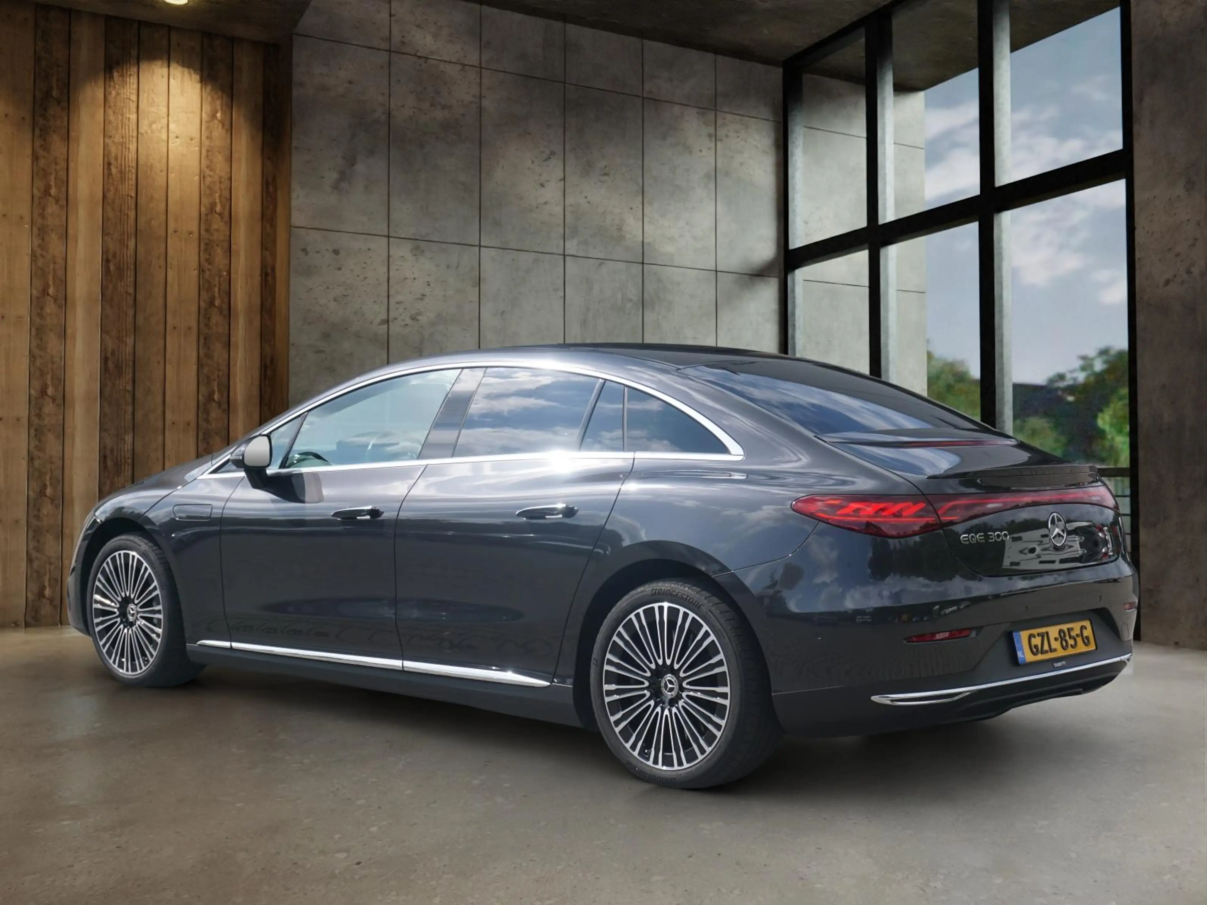 Mercedes-Benz EQE 300 Business — photo 4