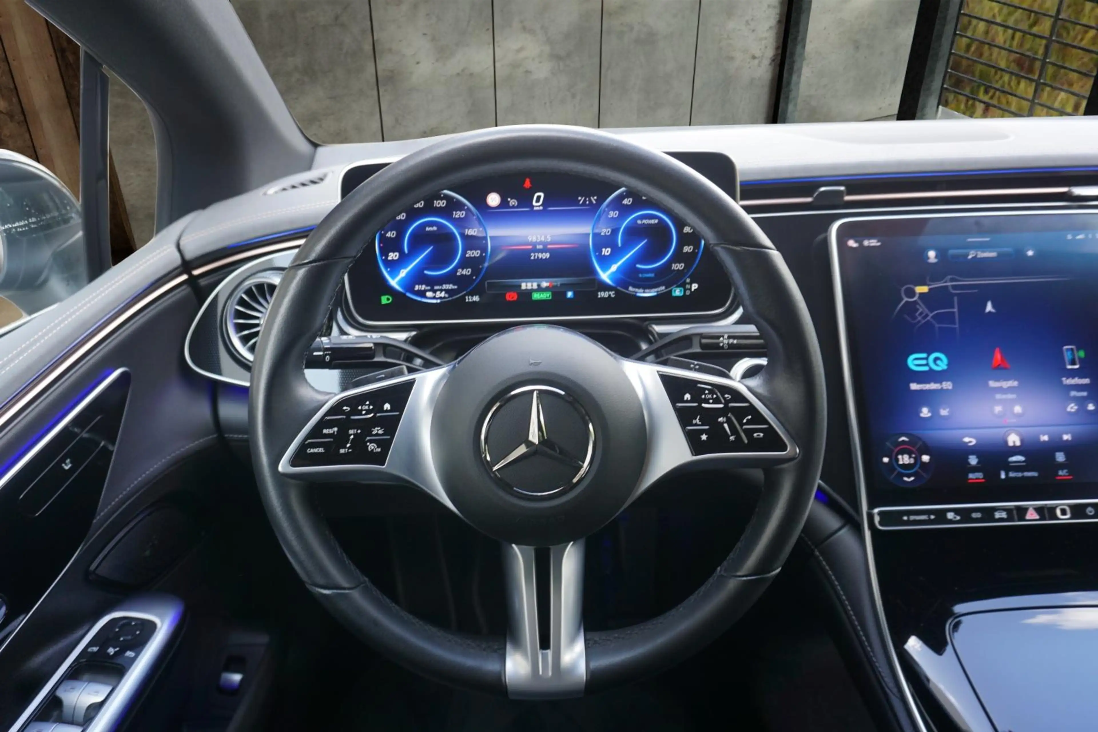 Mercedes-Benz EQE 300 Business — photo 10