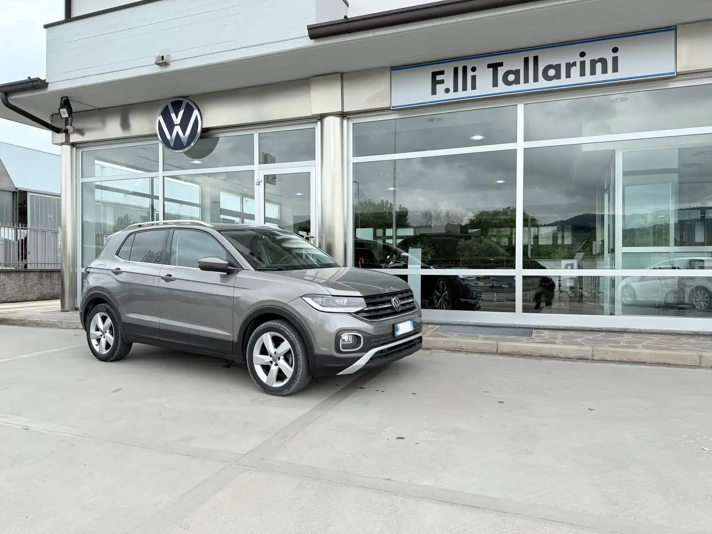 Volkswagen T-Cross T-Cross 1.0 tsi Advanced 110cv dsg Gris - 1