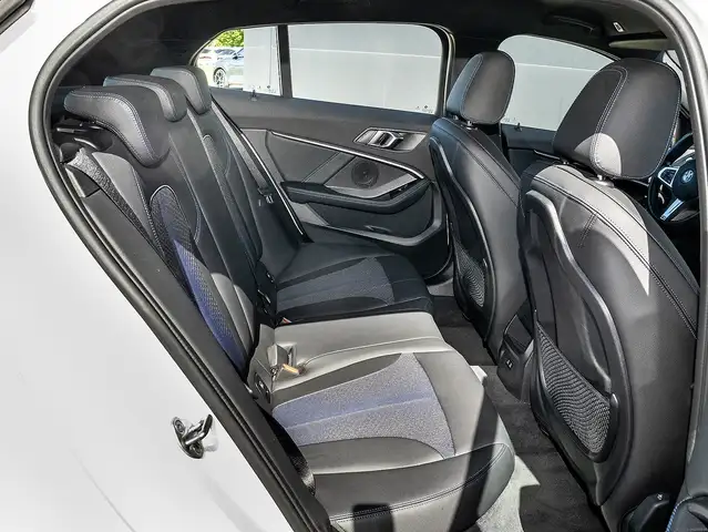 BMW 1 Series view 15