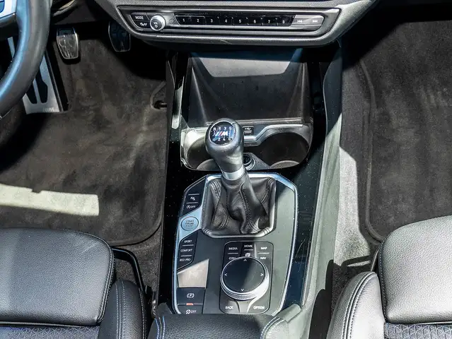 BMW 1 Series view 8