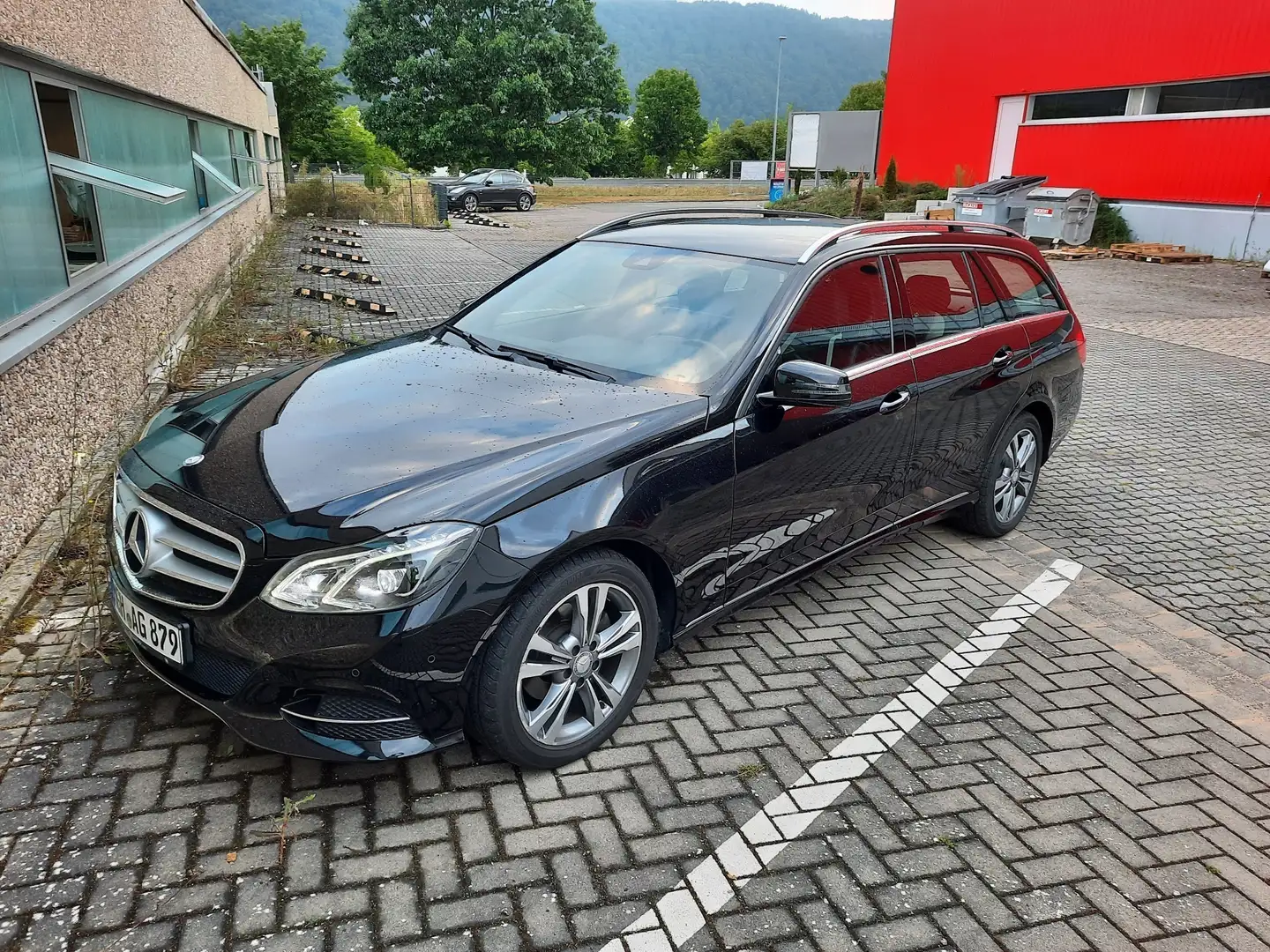 Mercedes-Benz 220 E Klasse 9 Gang Tronik Czarny - 1