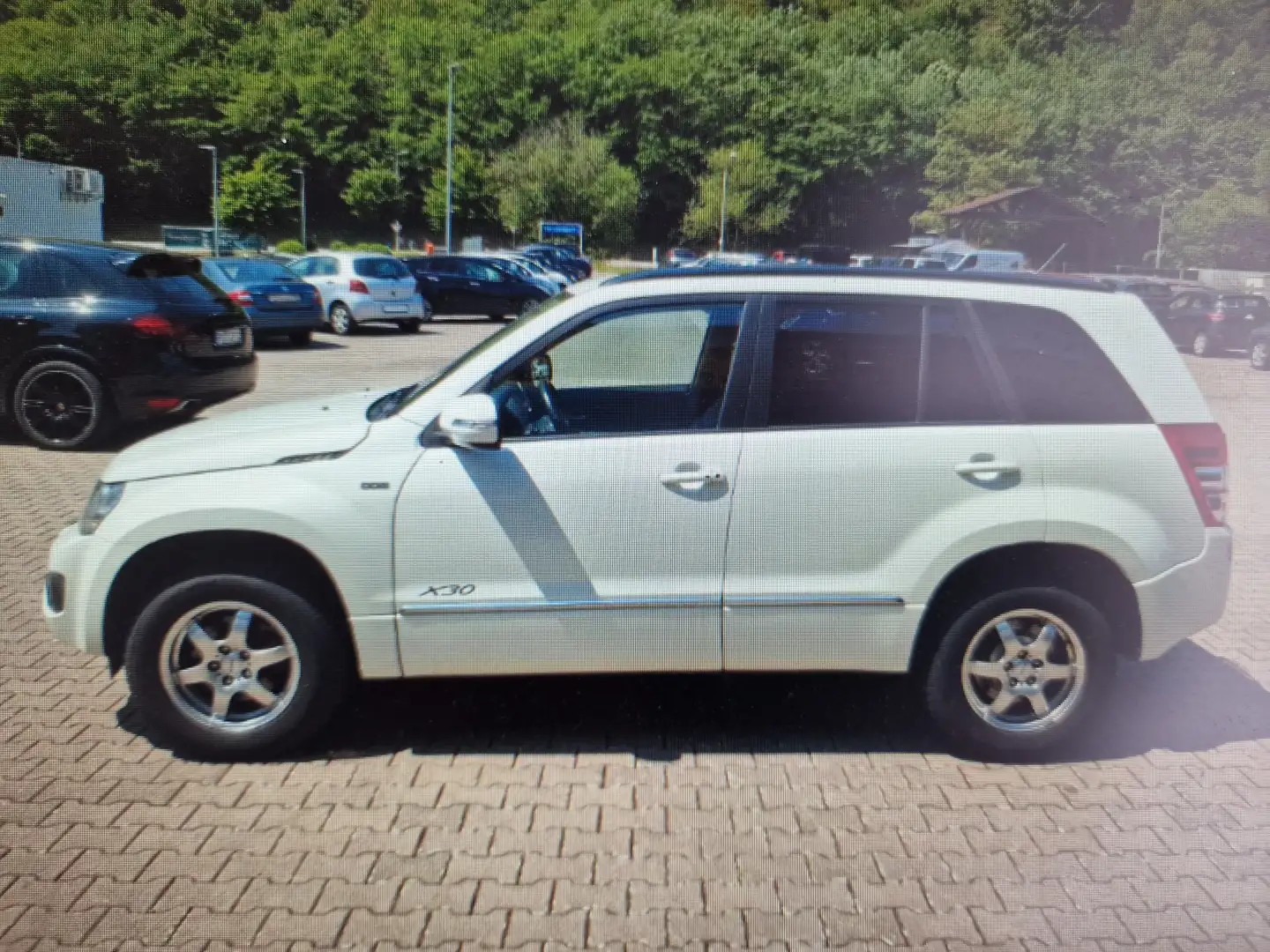 Suzuki Grand Vitara 1.9 DDIS X 30 (5-trg.) LEDER, XENON, Neuwertig WR Bianco - 1