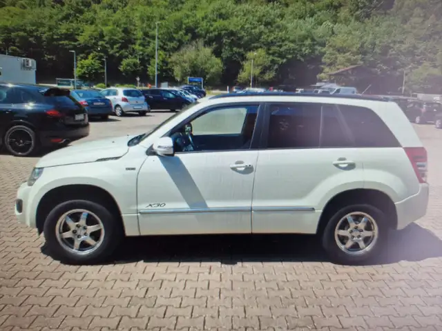 Suzuki Grand Vitara 1.9 DDIS X 30 (5-trg.) LEDER, XENON, Neuwertig WR