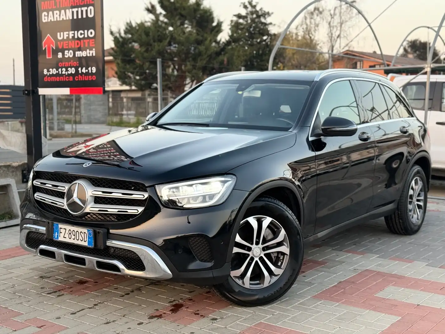 Mercedes-Benz GLC 200 GLC 200 d 4Matic Business Fekete - 2