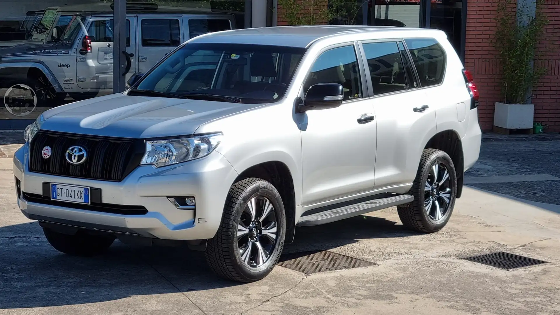 Toyota Land Cruiser 5 porte 2.8 d-4d   €uro 42.950 + IVA Argento - 1
