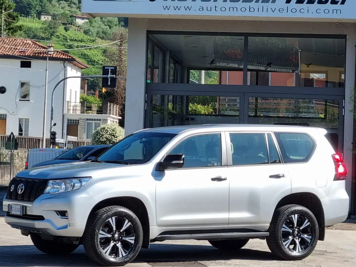 Toyota Land Cruiser 5 porte 2.8 d-4d   €uro 42.950 + IVA Argento - 2