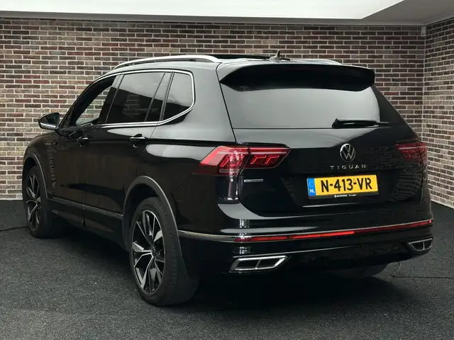 Volkswagen Tiguan Allspace view 5