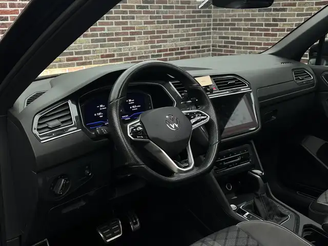 Volkswagen Tiguan Allspace view 3
