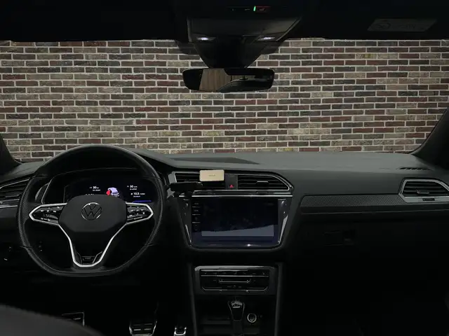 Volkswagen Tiguan Allspace view 12