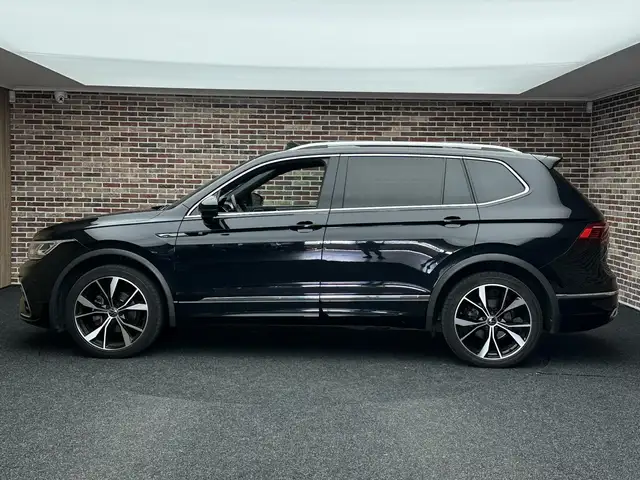 Volkswagen Tiguan Allspace view 4