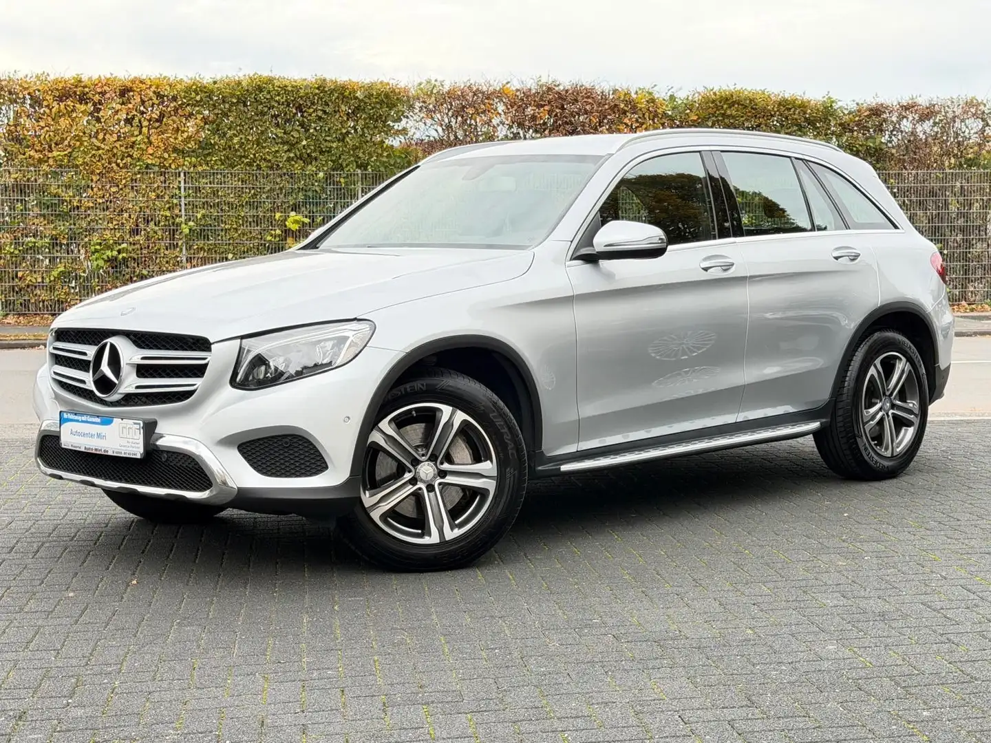 Mercedes-Benz GLC 250 d 4Matic ILS-LED-Navi-PDC-AHK-Leder- Argent - 2