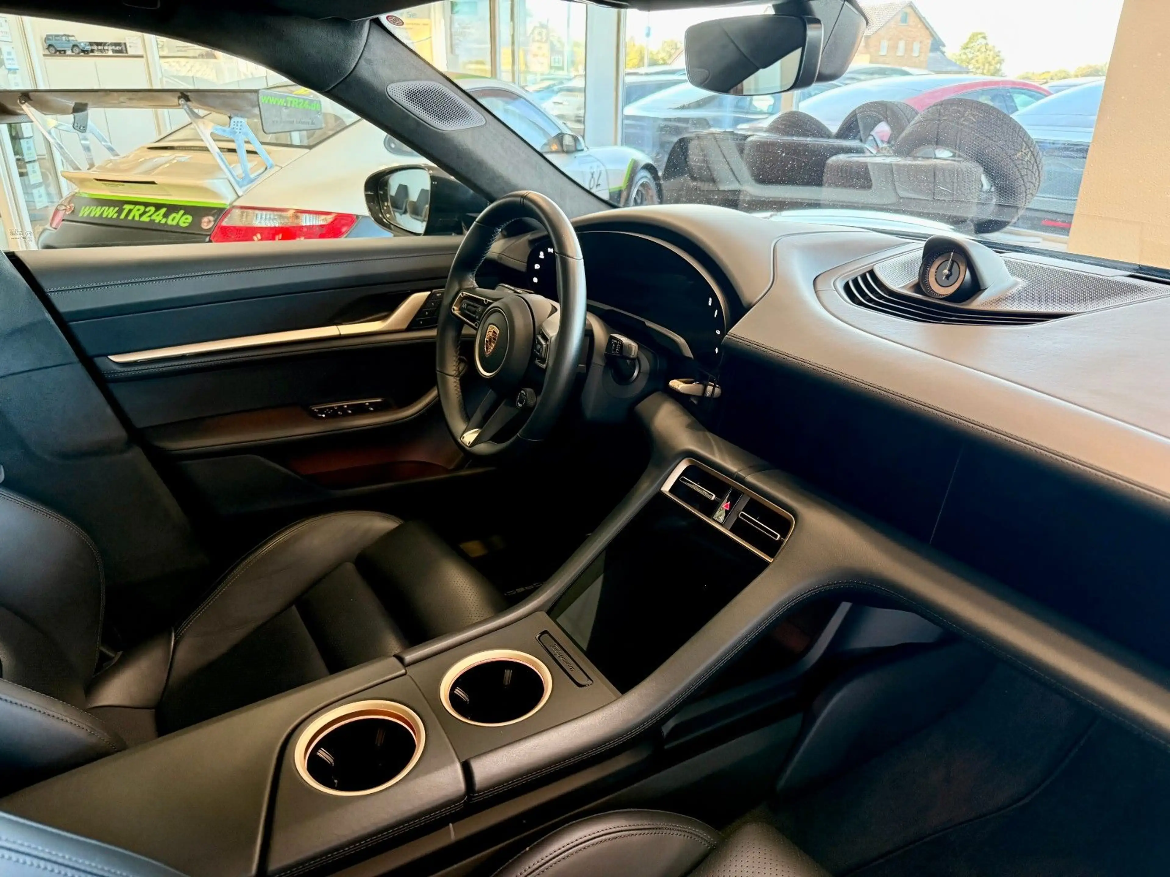 Porsche Taycan 4S Perfomance/HUD/Panorama/InnoDrive — photo 15