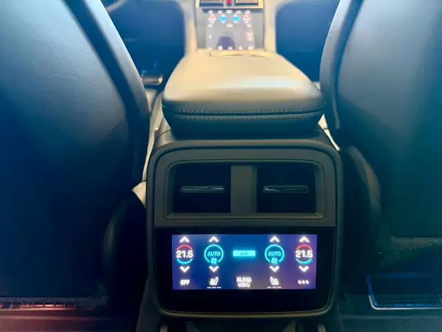 Porsche Taycan view 11