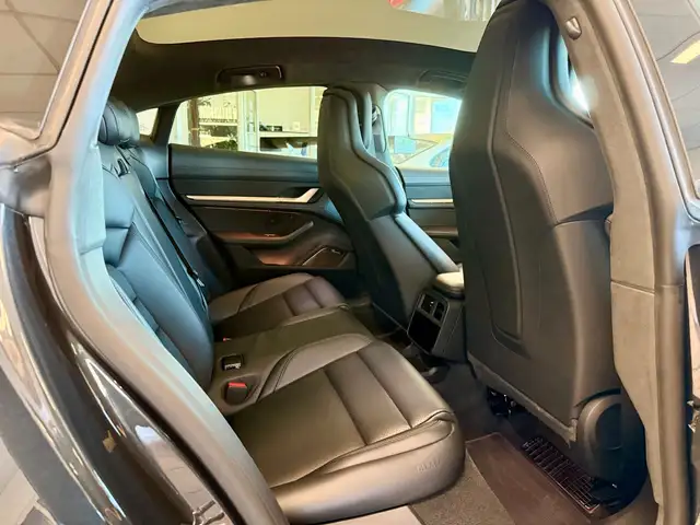 Porsche Taycan view 13