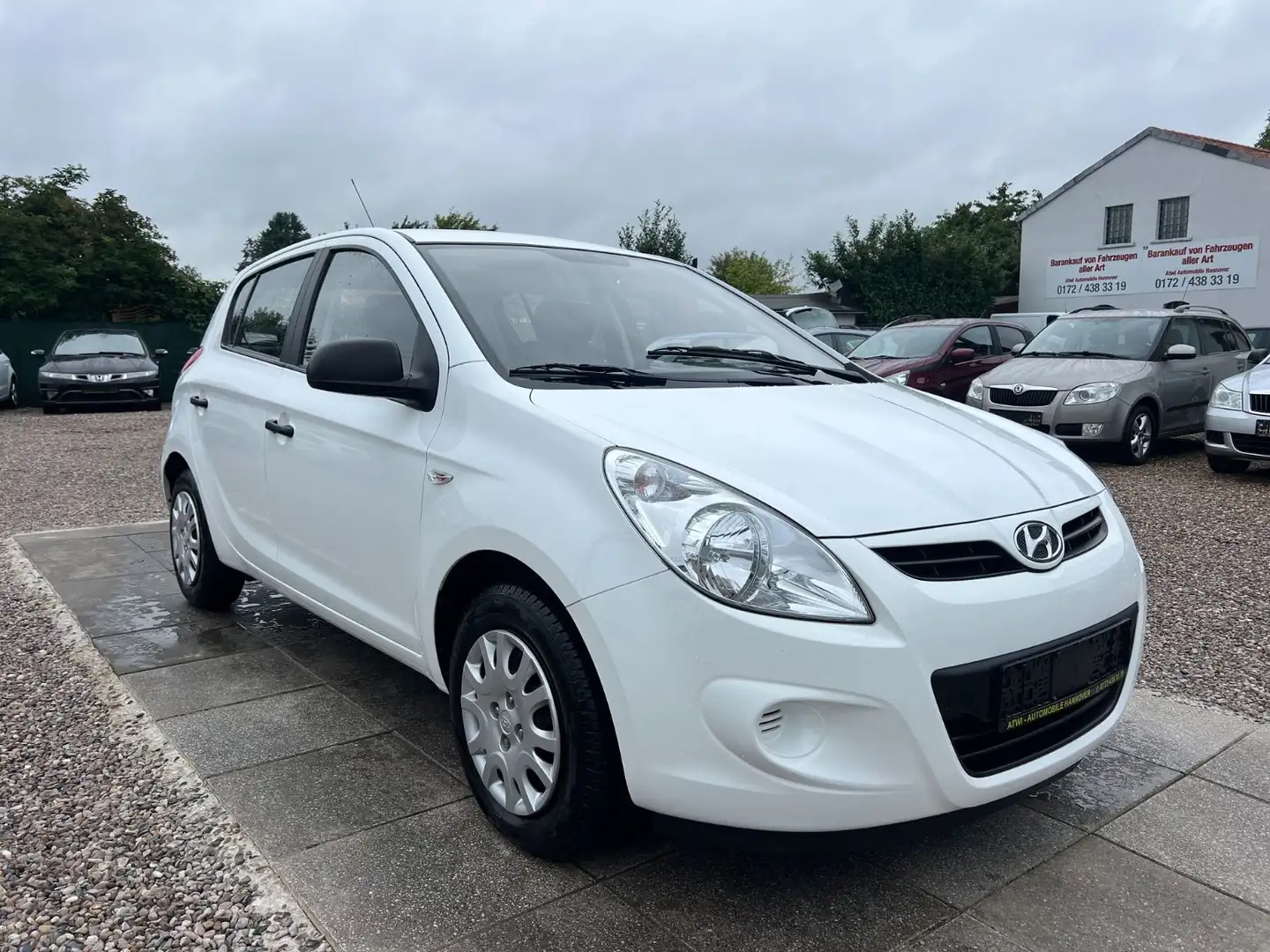 Hyundai i20 1,4 blue Comfort Sportsitze Sport Lenkrad Wit - 1