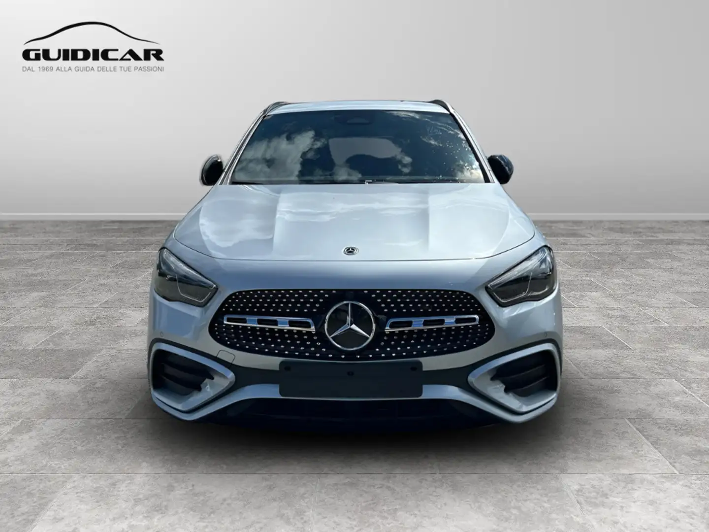 Mercedes-Benz GLA 200 d automatic Argento - 2