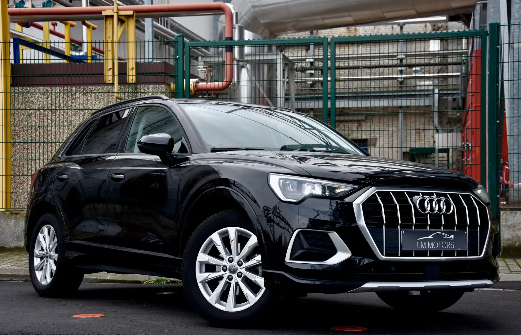 Audi Q3 Q3 35 TFSI S tronic - NAVI - LEDER - PANO Zwart - 1